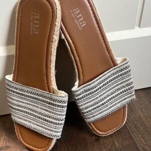 ANA Flat sandals Size 7